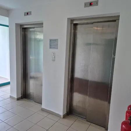 Direkt Am 2 Mit Panorama Meerblick Lägenhet Varna